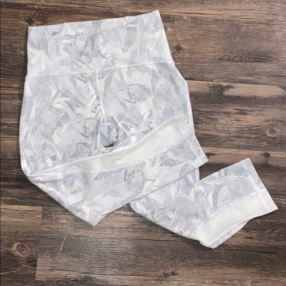 Lululemon pants - size 6 🌟